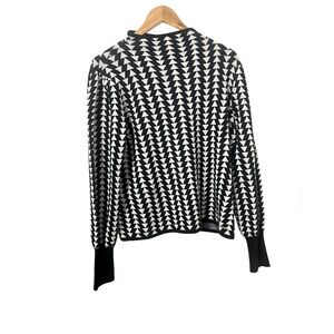 💚💚💜🌼NWT NINE WEST BLACK IVORY SWEATER.